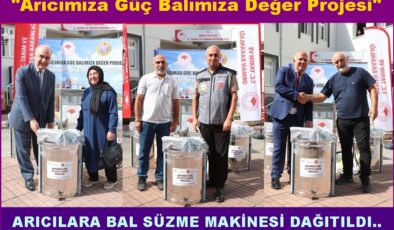 ARICILARA , BAL SÜZME MAKİNESİ DAĞITILDI..